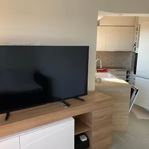 Appt T2 Refait A Neuf - Vue Dans Avec Piscine Appartement