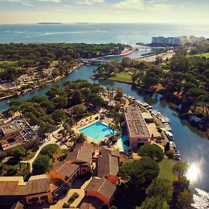 Pierre & Les Rives De Cannes Holiday park